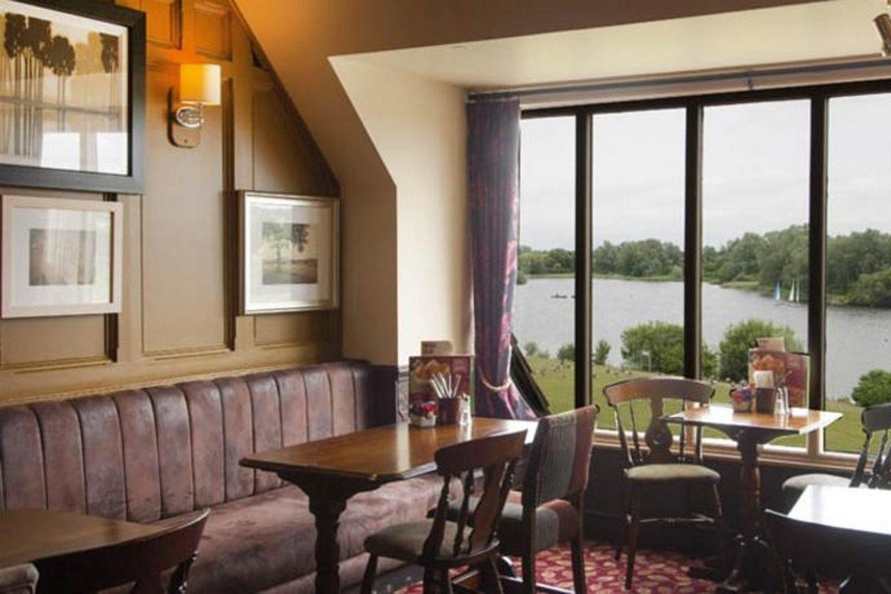 Premier Inn Milton Keynes South Buitenkant foto
