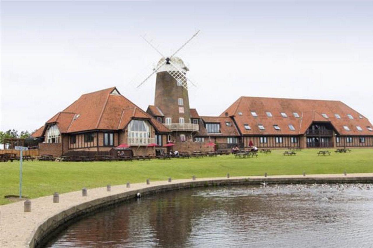 Premier Inn Milton Keynes South Buitenkant foto